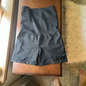 Blanqi Postpartum compression Shorts